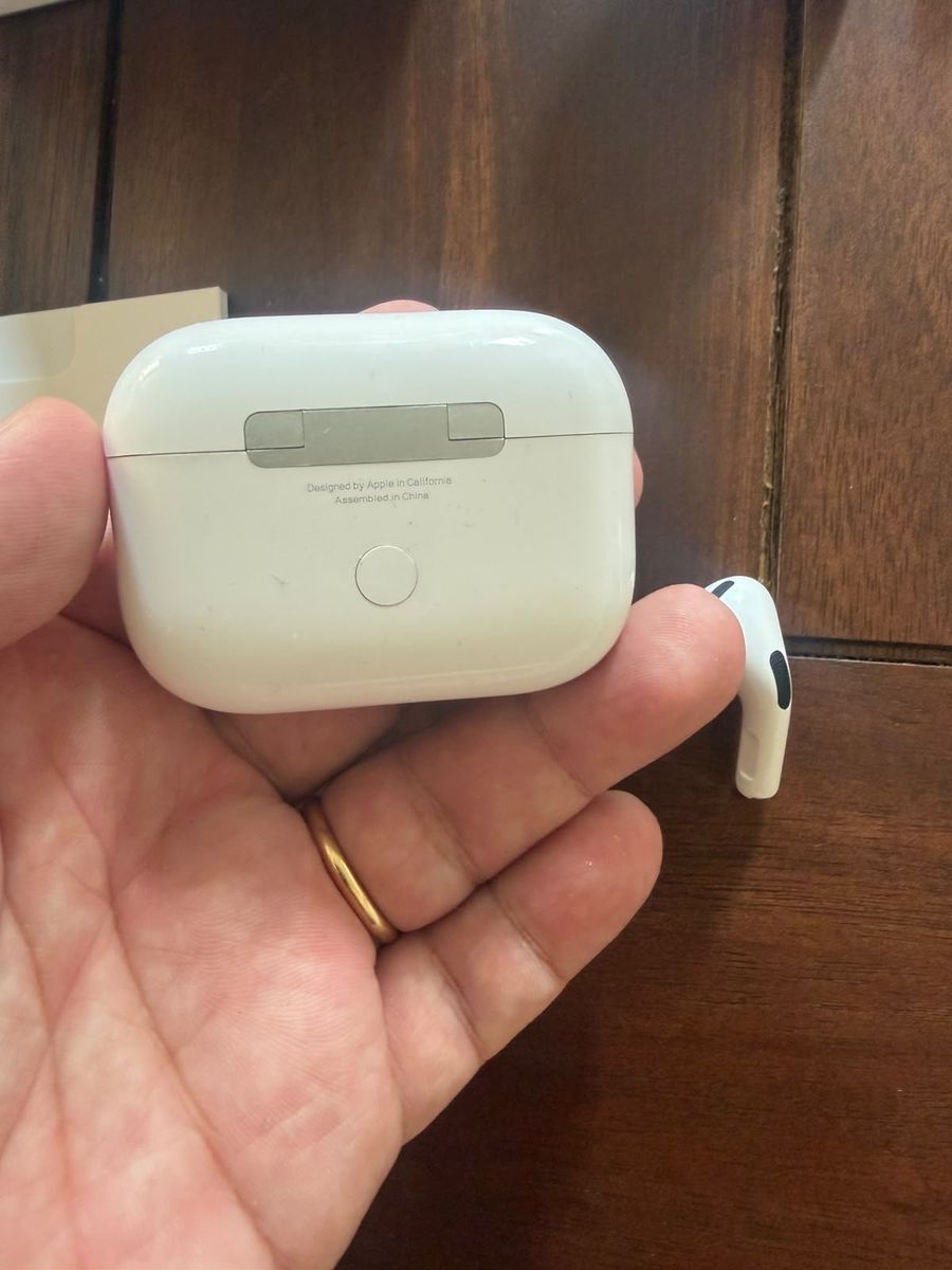 Apple AirPods Pro with Wireless Charging Case and Box