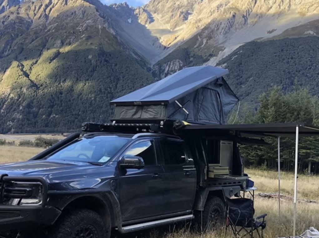 EEZI-AWN Stealth Heavy Duty Rooftop Tent
