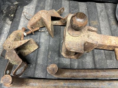 Weight Distributing Trailer Hitch - 2 15/16