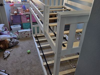 Max and Lily Low Bunk Bed - Twin size - White