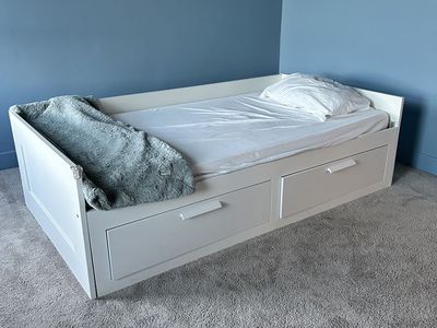 IKEA Brimnes Daybed frame with 2 drawers, white, twin