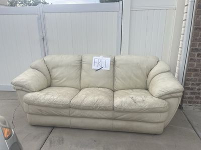 Off-White Leather Three-Cushion Sofa Couch
