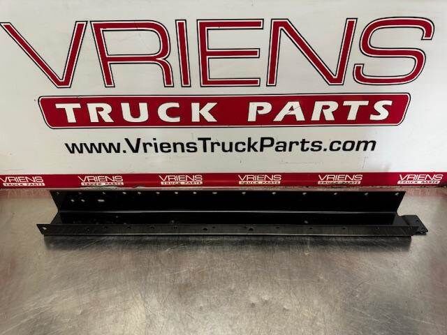 R70-1019-100 COWL-CHANNEL CAB LH