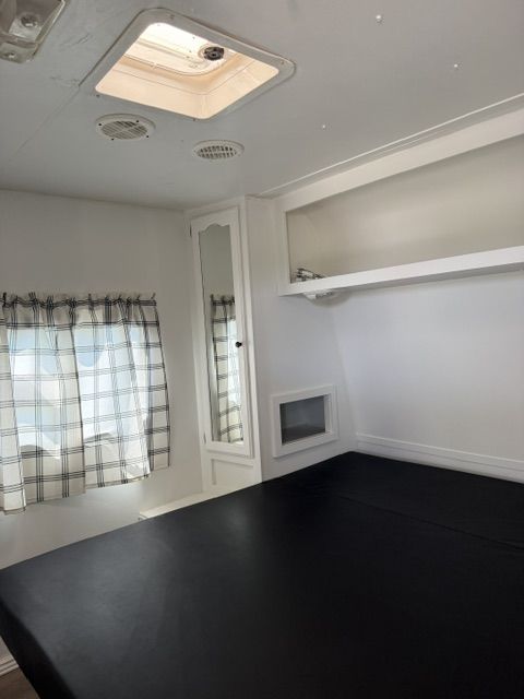 Main image 11