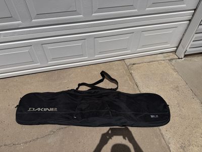 Dakine snowboard bag