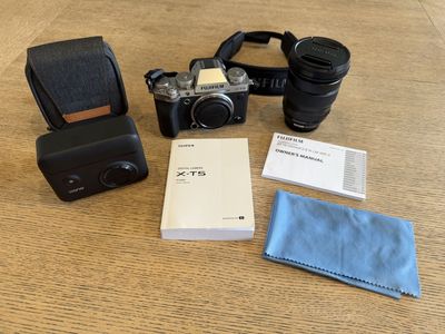 FUJIFILM X-T5 (Silver) + Fujinon XF 16-55mm F2.8 R LM WR 2 Lens Kit - Mint Condition