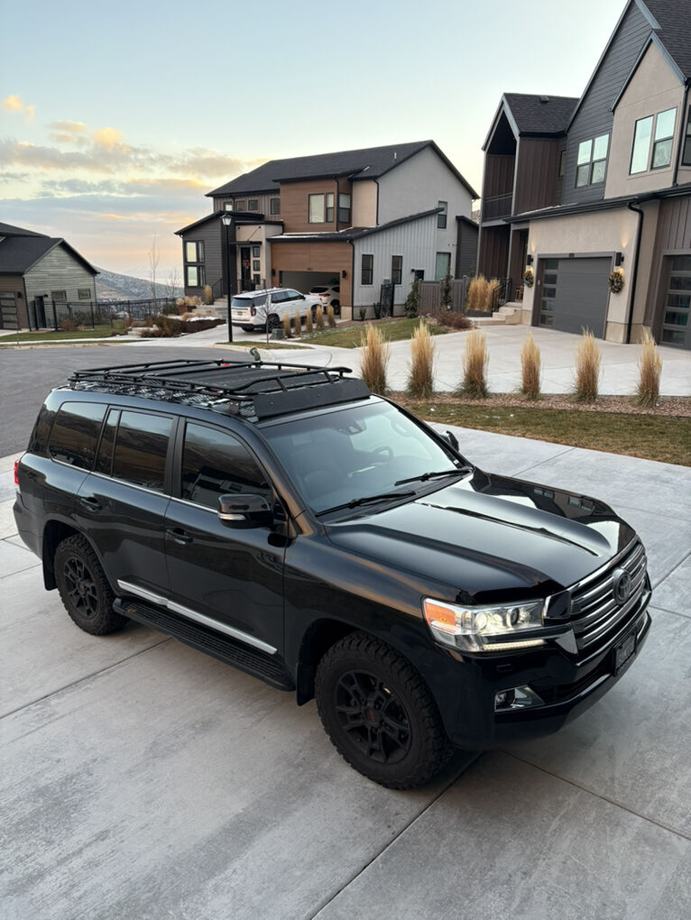 2017 Toyota Land Cruiser 