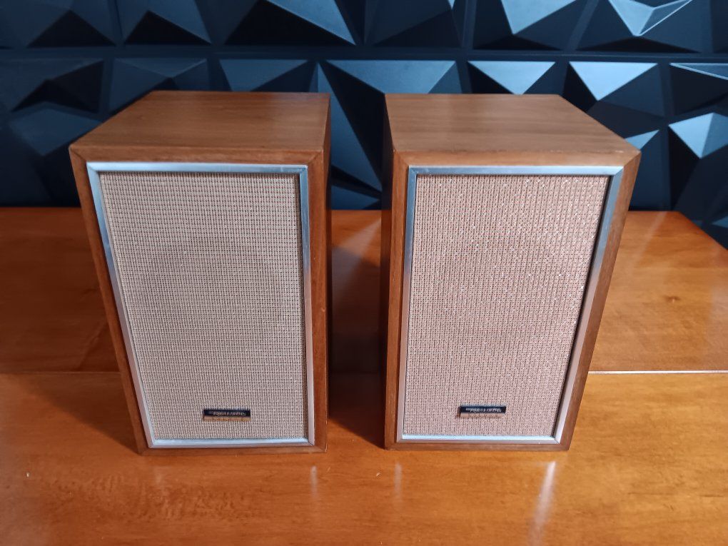 Vintage Realistic Solo 2 Speakers