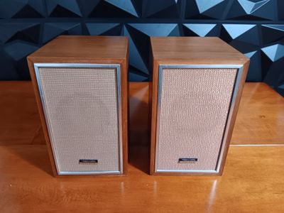 Vintage Realistic Solo 2 Speakers