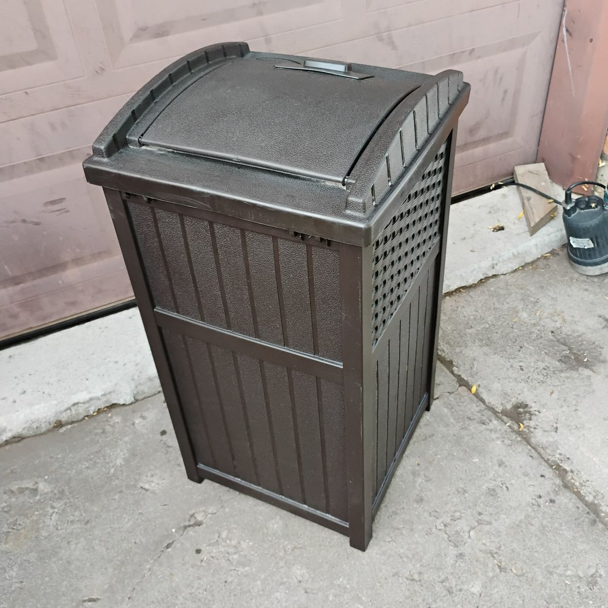Main image 4