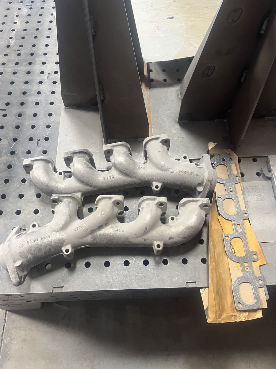 New dodge 6.2 hellcat exhaust manifolds