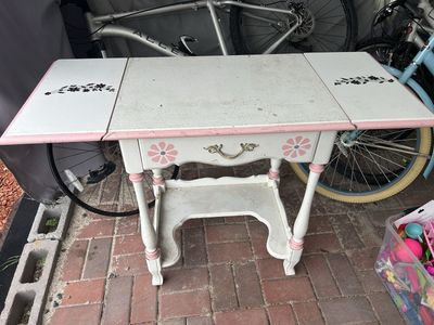 Small Child's Furniture Vanity Pink & White With Drop Leaves On Both Ends