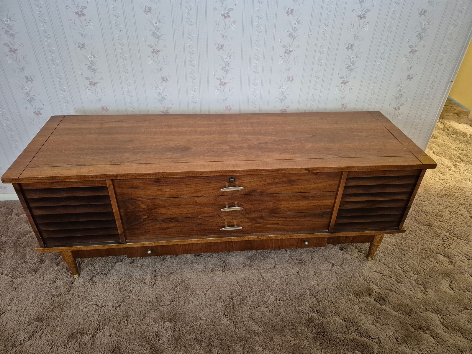 Vintage Lane Cedar Chest