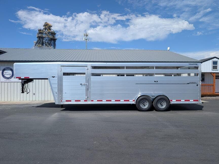 2027 Hillsboro Endura 7.5x24X6.8 Aluminum Gooseneck Stock Trailer 14.5K