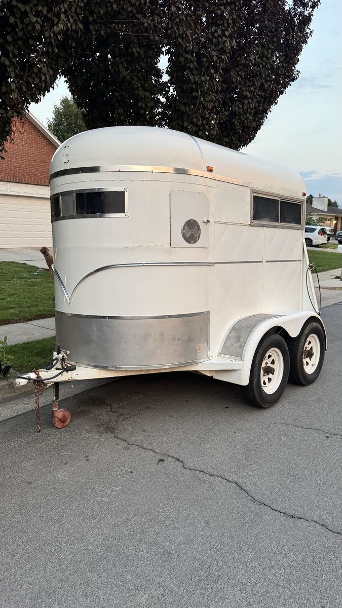 1991 WW 10.5ft Vintage Enclosed Horse Trailer - White