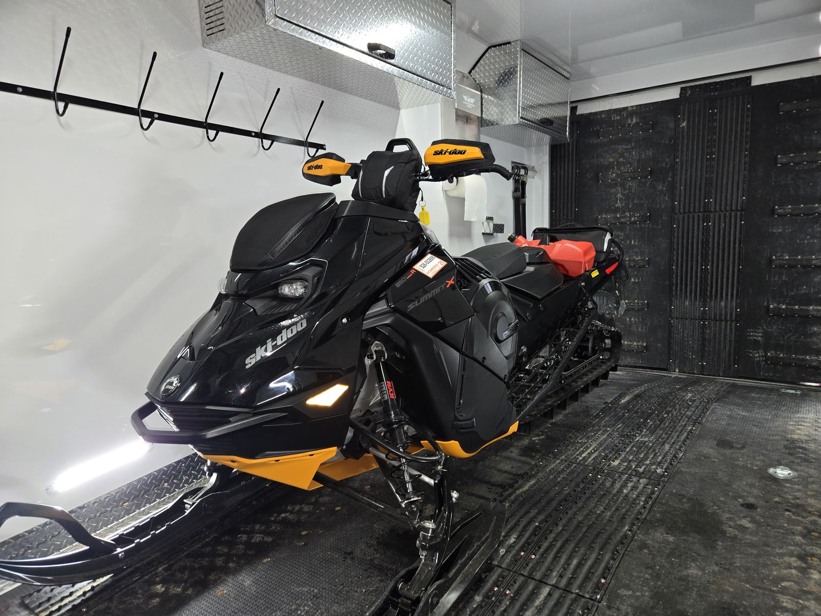 2025 Skidoo SummitX 850 Turbo 165x3 track