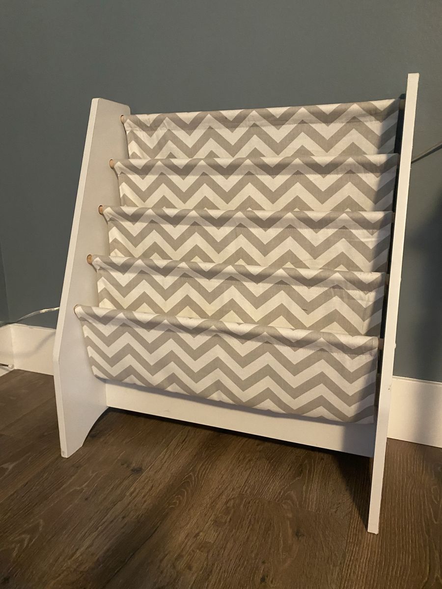 Children’s book rack