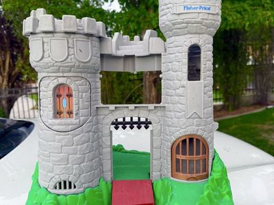 Vintage 1994 Fisher Price Great Adventures Castle!