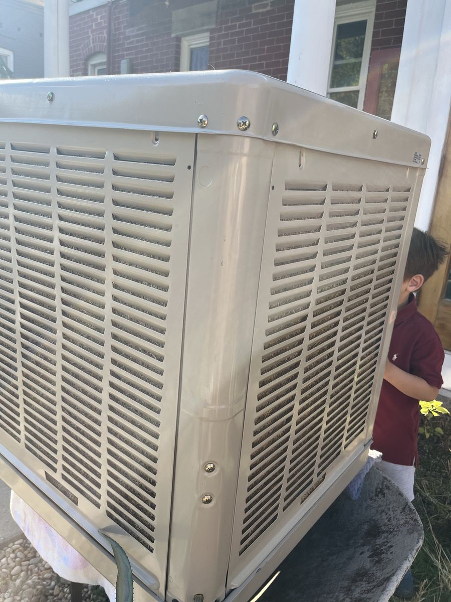 Side draft evaporative cooler
