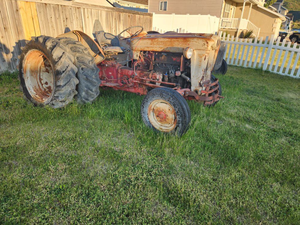 Ford 1958 850 tractor