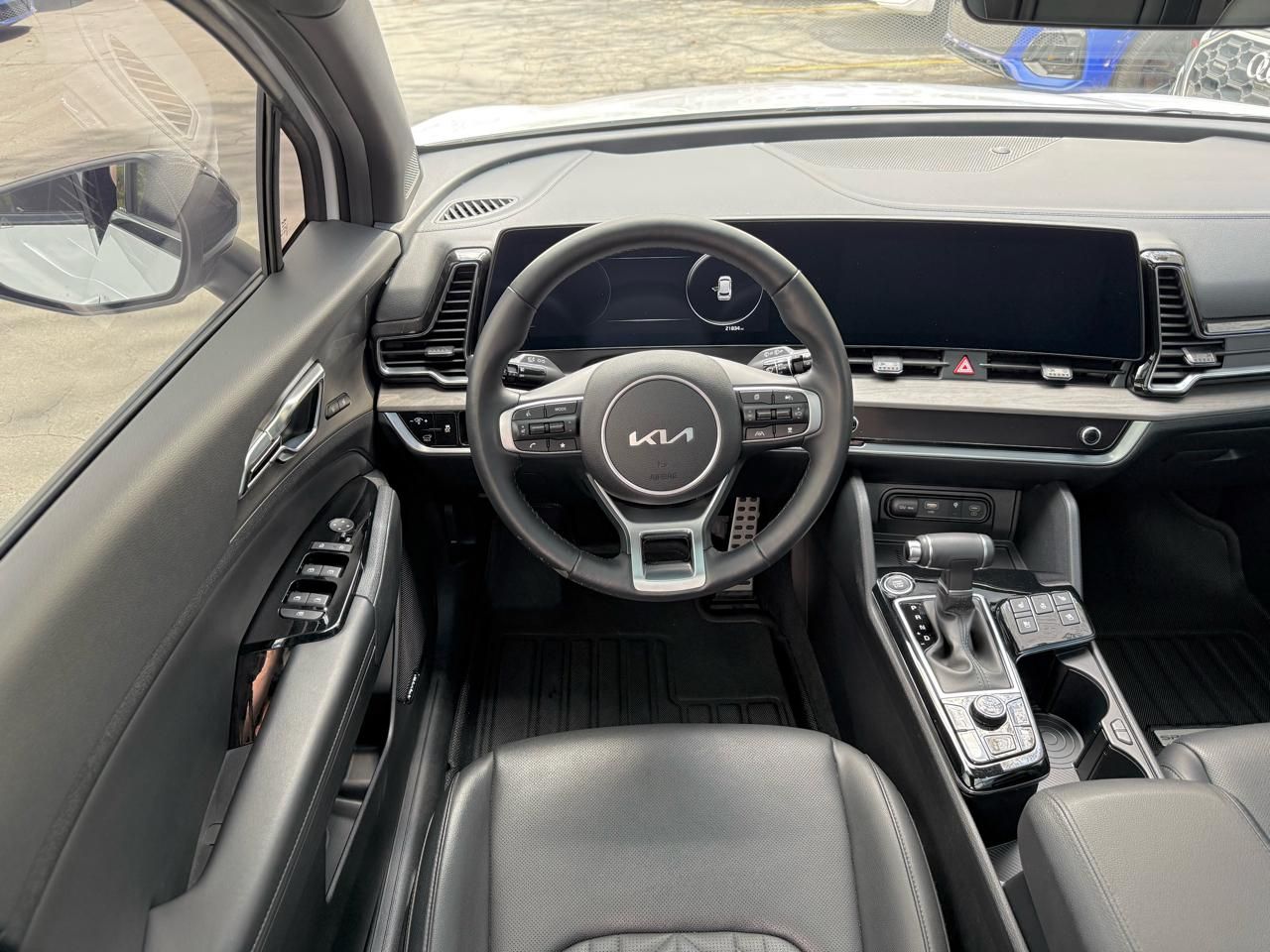 Main image 4