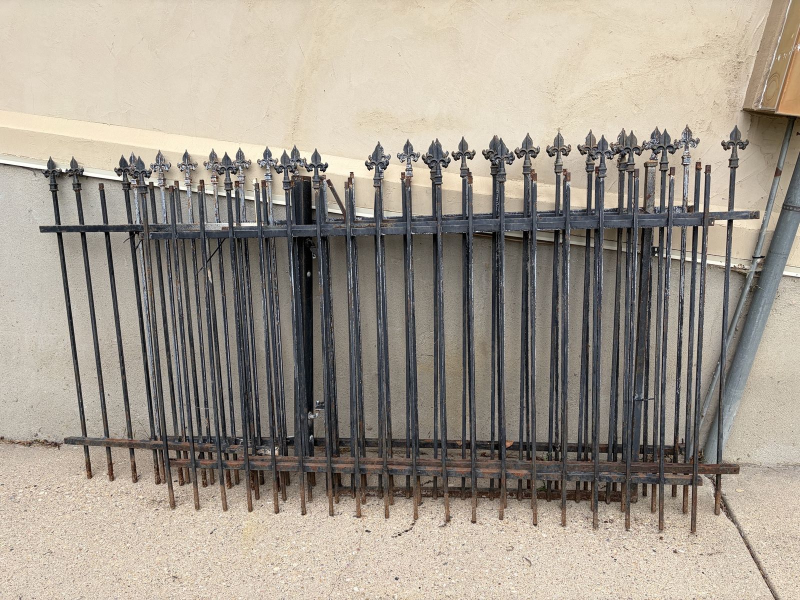 Free Metal fencing