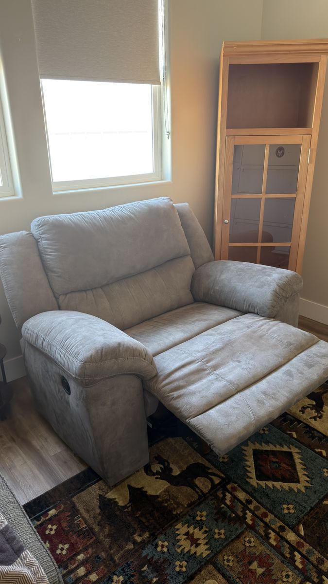Oversized Recliner