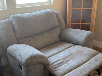 Oversized Recliner