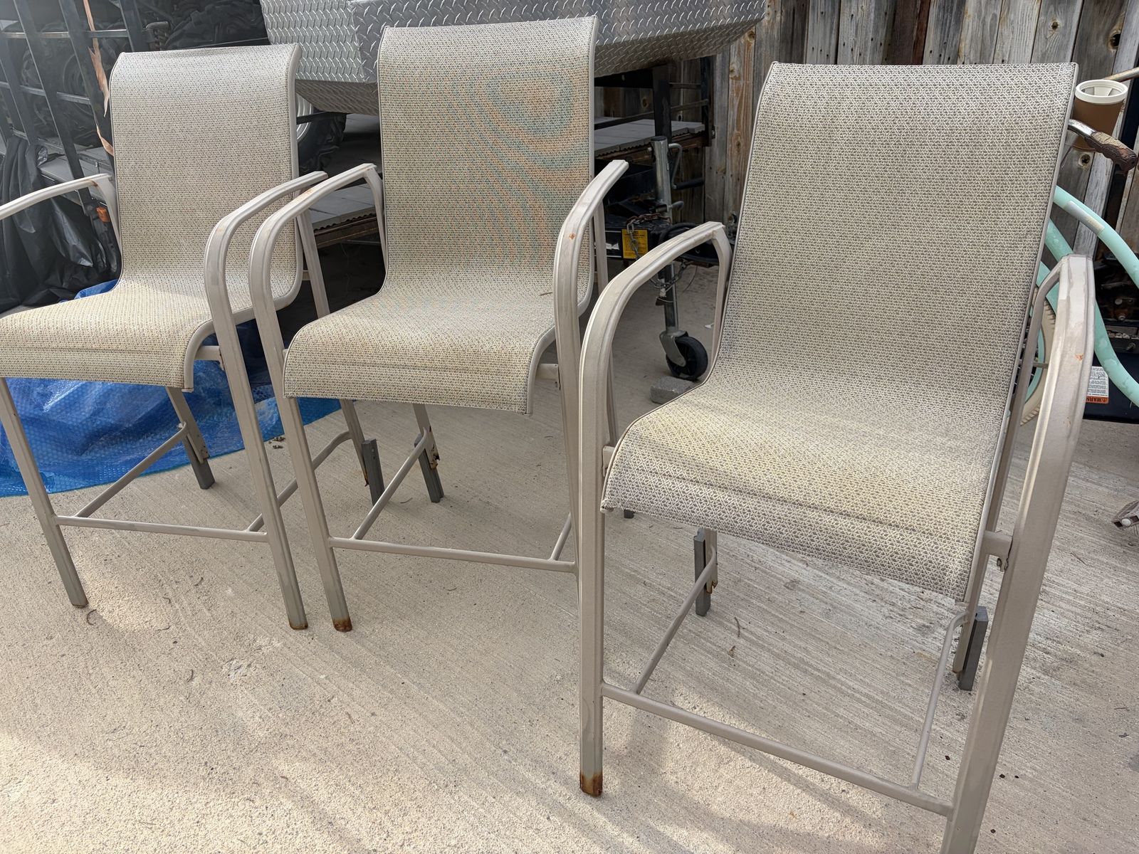 3 Outdoor barstools