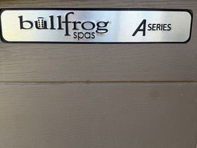 2023 Bullfrog A-Series Hot Tub – Premium JetPak Spa – Excellent Condition