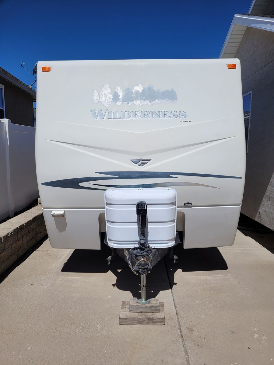 2008 Wilderness 32' M-280BHS