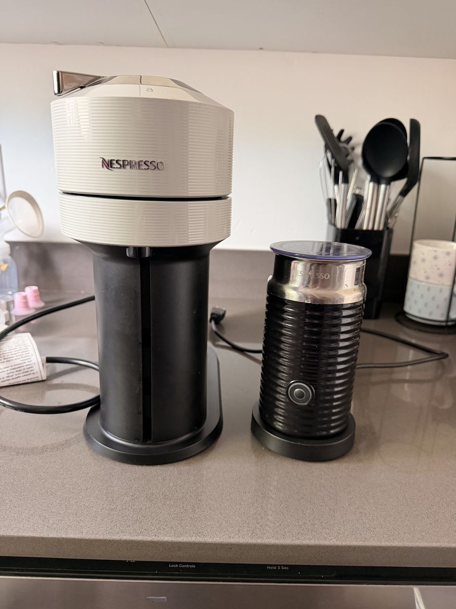 Nespresso Vertuo Next Coffee & Espresso Machine w/ Aeroccino 3 Frother - White/Black
