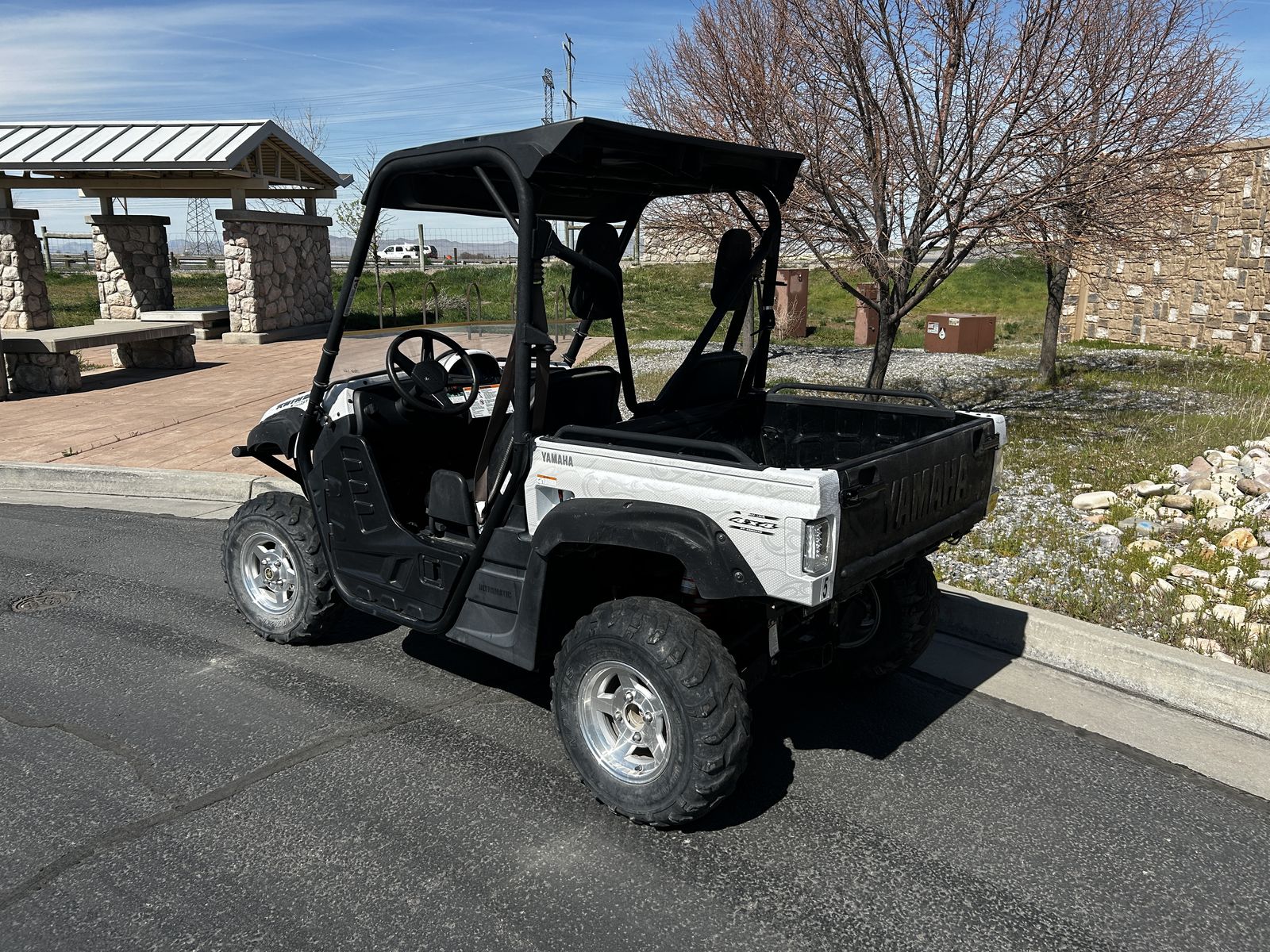 2011 Yamaha Rhino 700 FI 4WD – Clean Title – Low Miles – Doors/Roof – Runs Excellent