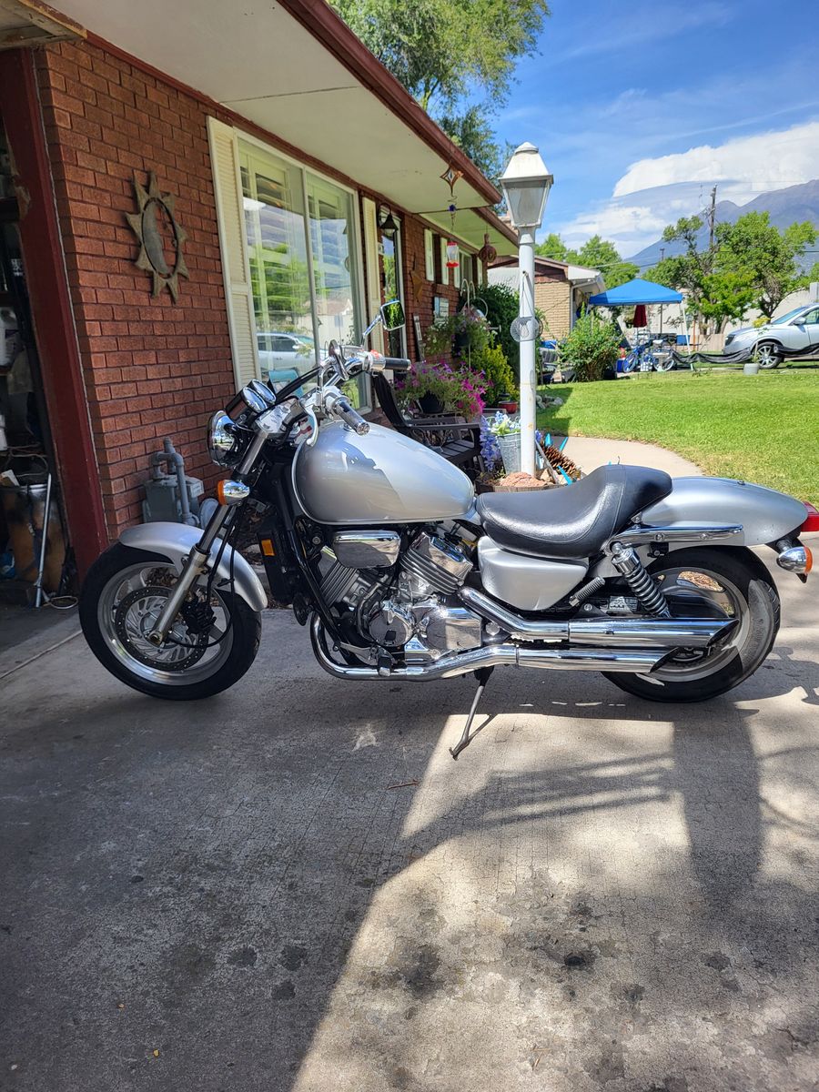 1995 Honda VF 750 Magna