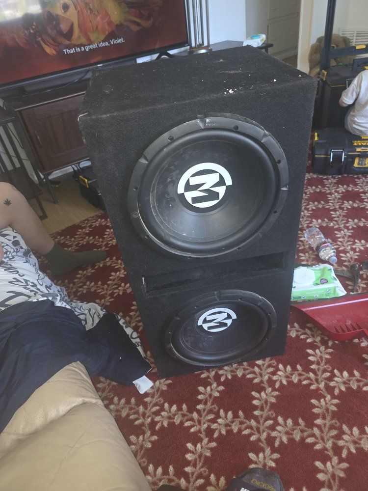 12 inch Memphis sub box speakers are blown