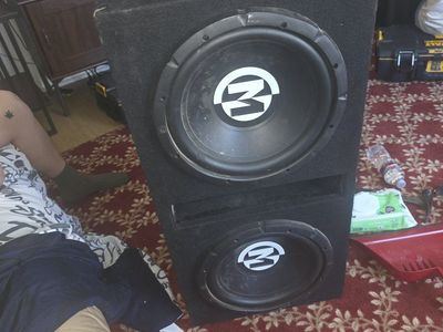 12 inch Memphis sub box speakers are blown