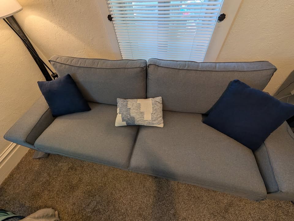 Couch - Ikea Kivik