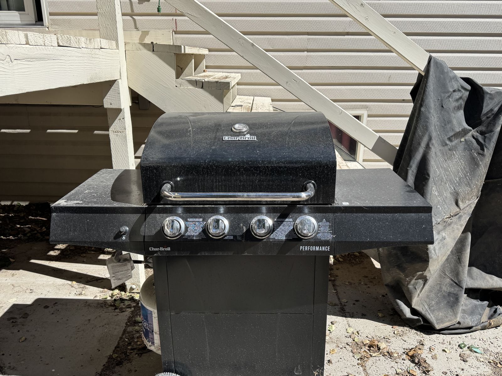 Char-Broil Performance Series 4-Burner Propane Gas Grill - Black - $65 OBO