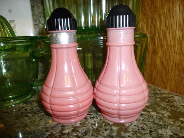 Vintage 1940-1950's Pink Salt and Pepper Set