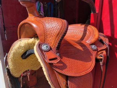Custom Beartrap Saddle