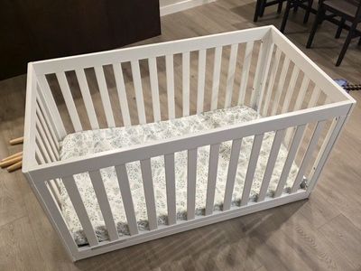 White Wooden Baby Crib with Mattress - Minor Wear, Ready for Your Little One
