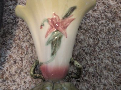 Hull Pottery W26-8 1/2" Water Lily Floral Vase with Green Leaf Accents, Made in USA