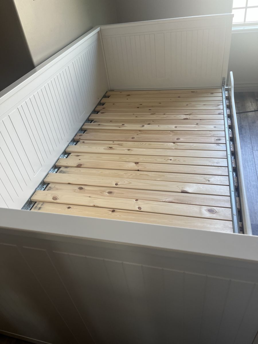 IKEA Hemnes Twin Daybed Frame with 3 Storage Drawers - White