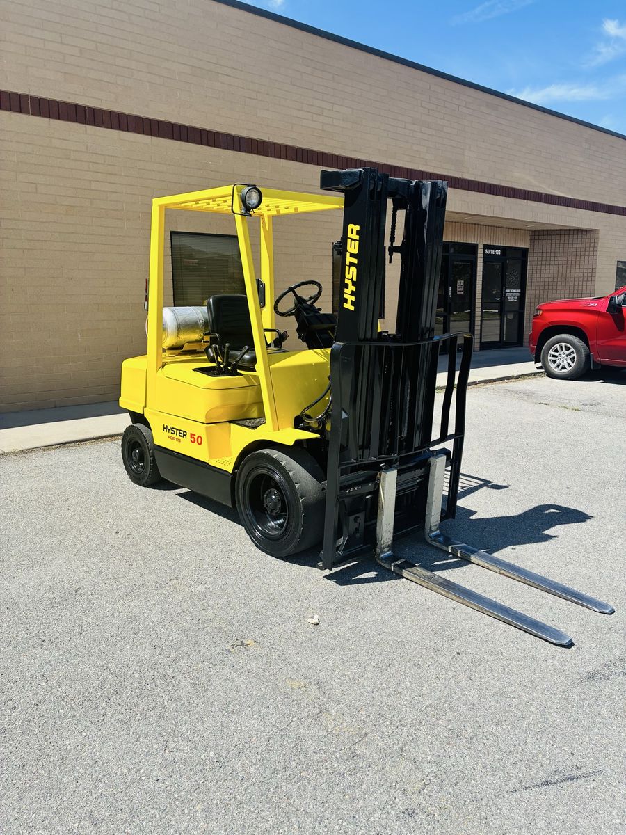 Hyster 5000 pound forklift