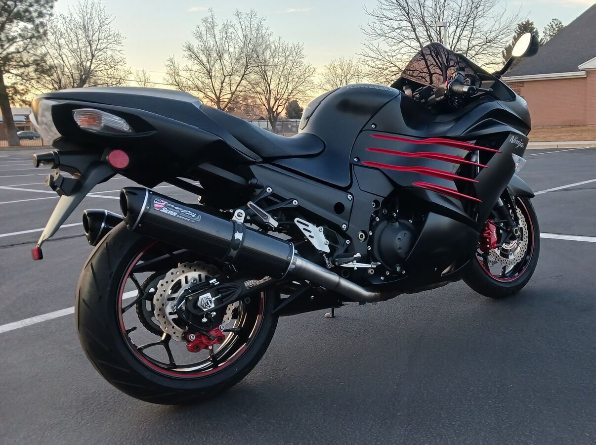 KAWASAKI ZX-14R,  SUPER LOW MILES, LIKE NEW