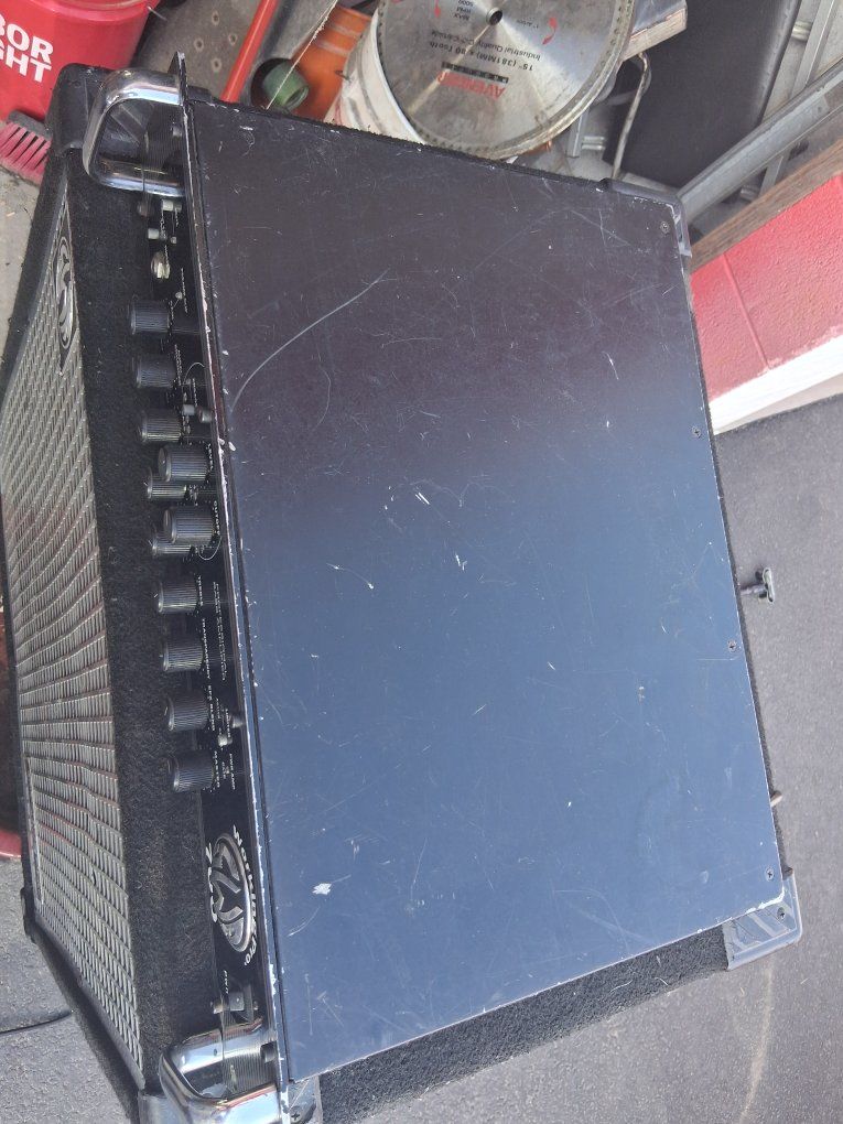 Main image 7