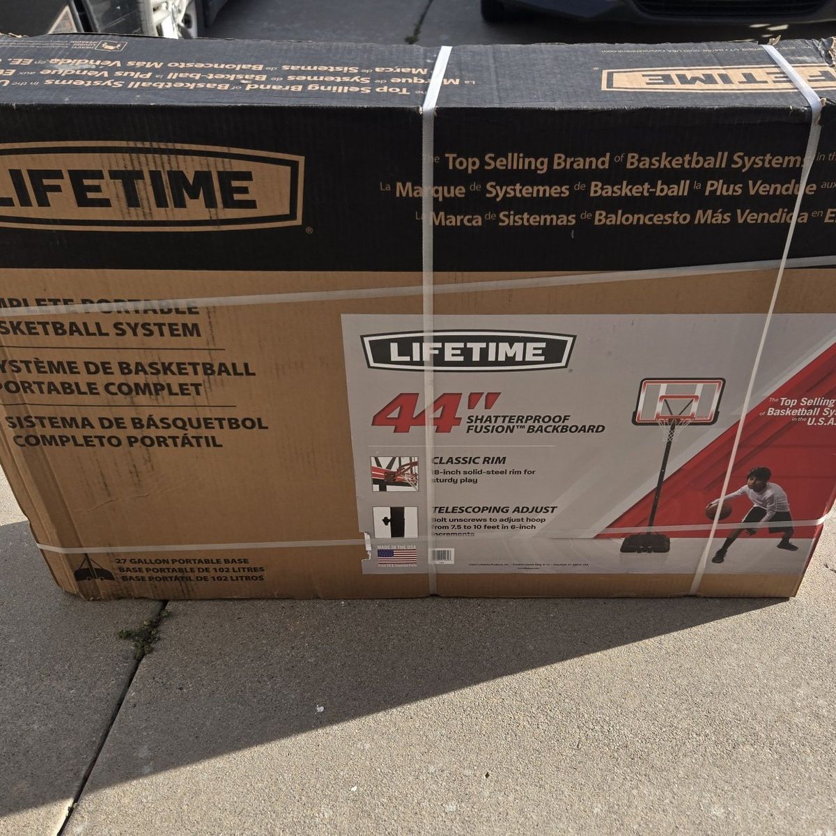 NEW Lifetime Adjustable Portable Basketball Hoop