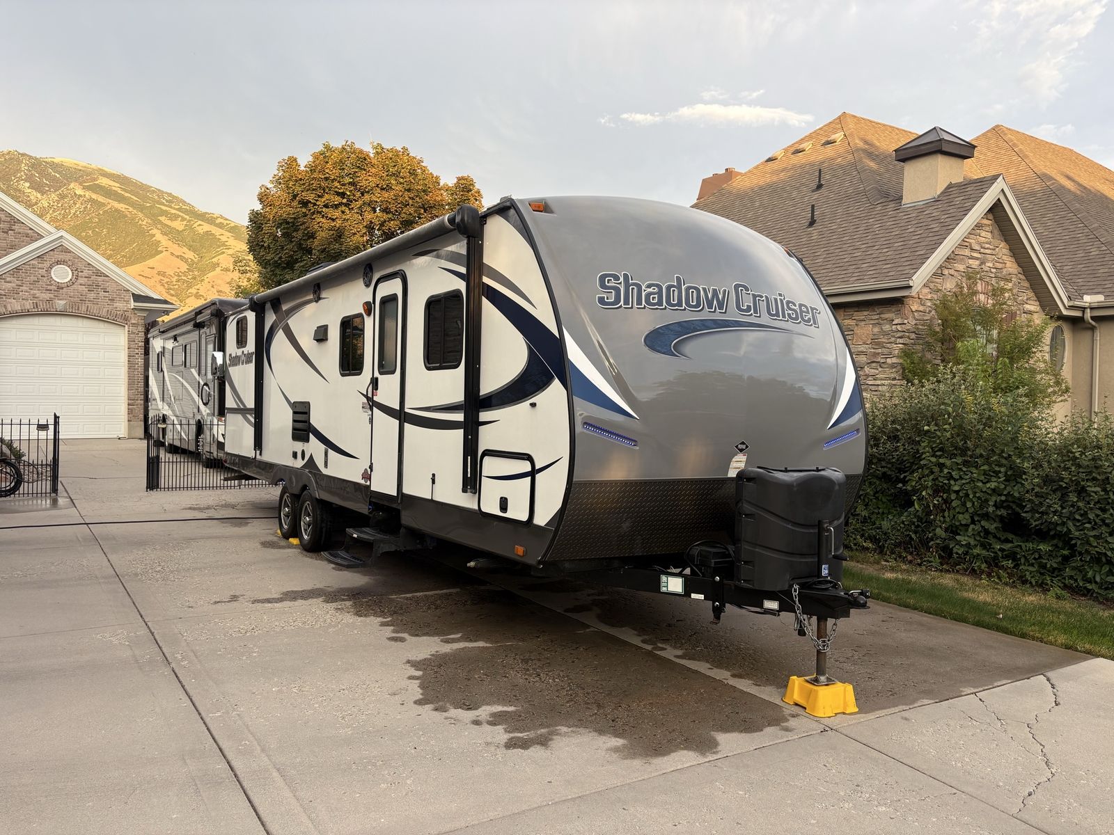 2016 Shadow Cruiser 28’ Box