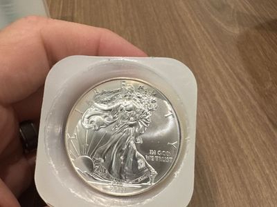 2011 UNC AMERICAN SILVER 1oz EAGLES