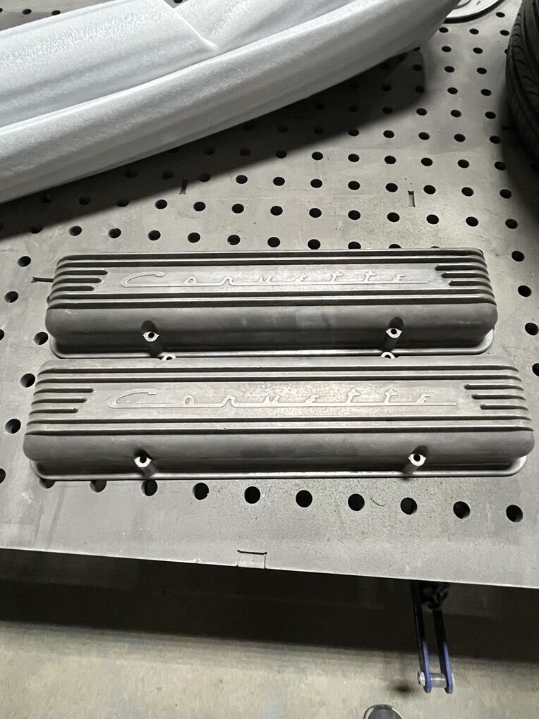 Early Corvette valve Covers